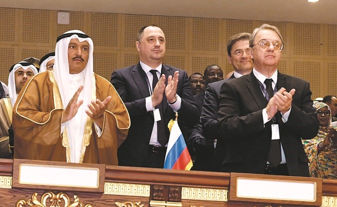 ممثل سمو الأمير خلال مشاركته في حفل التنصيب ﻿