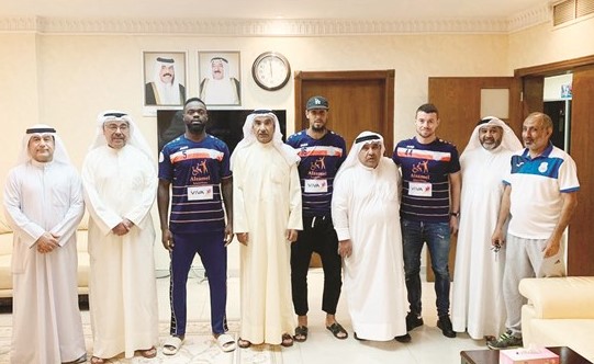المحترفون الثلاثة مع إدارة نادي اليرموك﻿