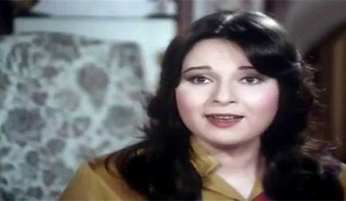 شاهد.. الفنانة المعتزلة نورا في أحدث ظهور لها