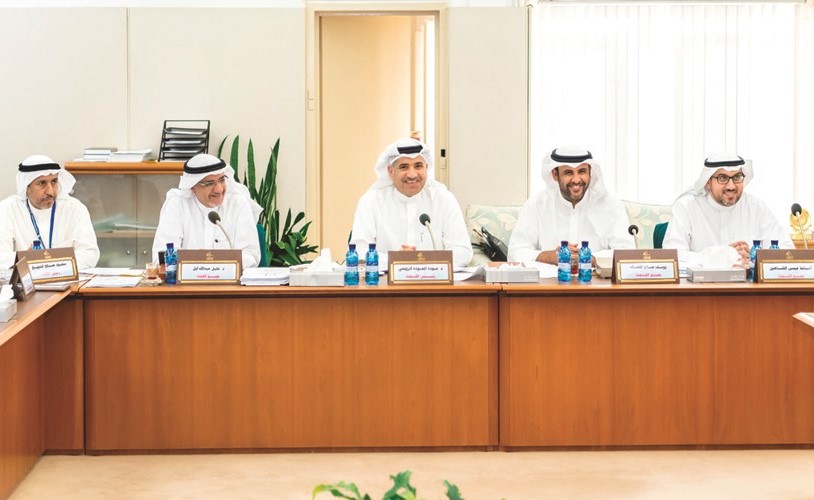 جانب من احد اجتماعات لجنة شؤون التعليم والثقافة والإرشاد﻿