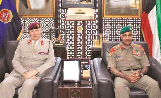 الفريق الركن محمد الخضر مستقبلا الفريق السير جون لوريمير ﻿