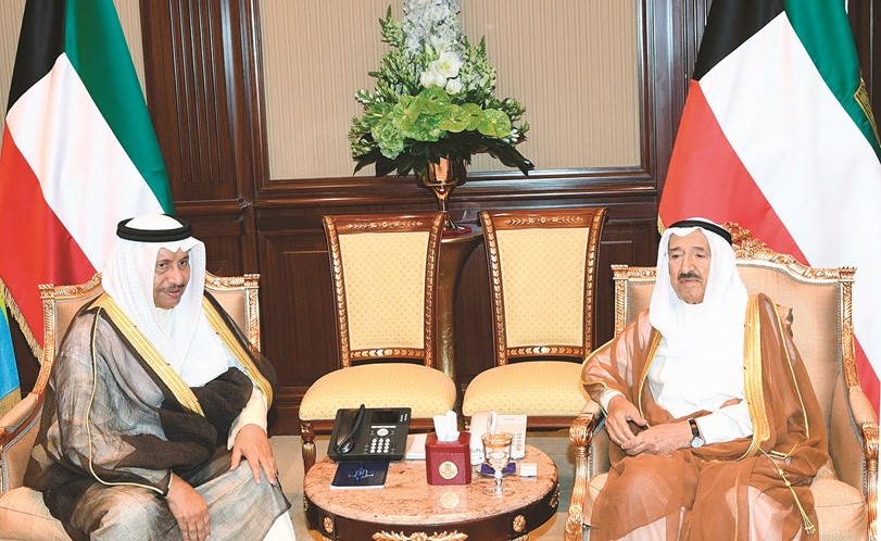 صاحب السمو الأمير الشيخ صباح الأحمد مستقبلا سمو الشيخ جابر المبارك ﻿
