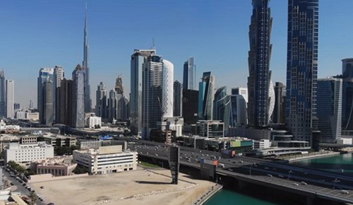 دبي.. عائلة هندية تعيش بلا وثائق رسمية منذ 20 عامًا!