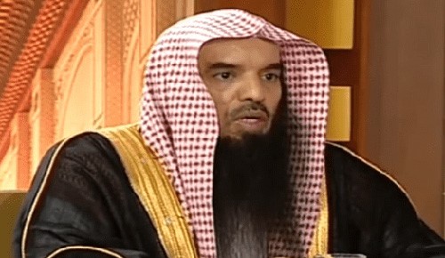 بالفيديو.. الداعية "المري" يوضح حكم أخذ الأم مالاً من ابنها دون علمه