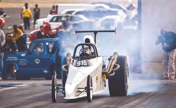 أحمد الكحيل على متن سيارة من نوع dragstar﻿