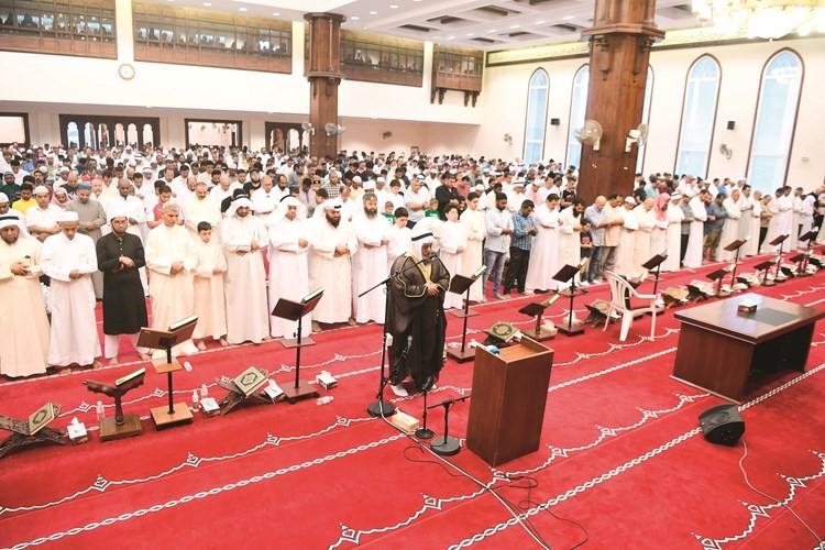 جانب من صلاة العيد في مسجد الراشد بالعديلية	(محمد هاشم)﻿