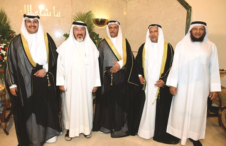 الزميل يوسف عبدالرحمن مهنئا      (أحمد علي) ﻿