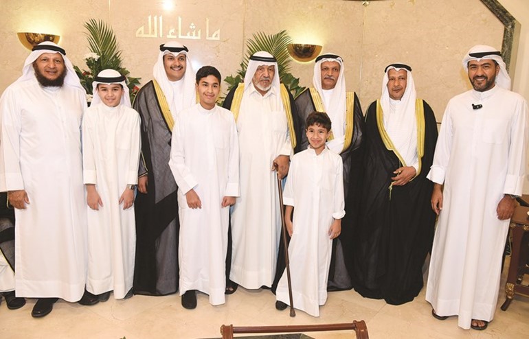 عبدالرحمن خليفوه وولداه خالد وفهد وعبدالكريم الوهيب يباركون﻿