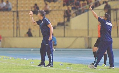يوزاك: فخور بلاعبي الأزرق وسنظهر بشكل أقوى في التصفيات
