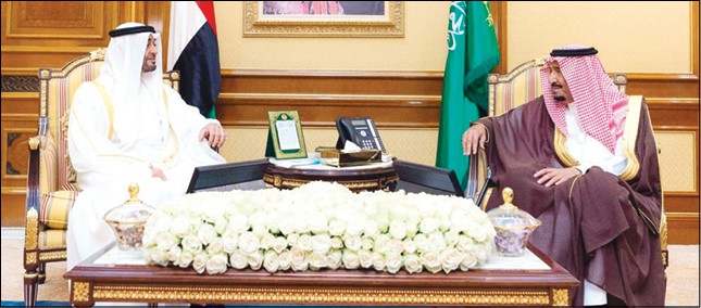 خادم الحرمين الشريفين الملك سلمان بن عبدالعزيز مستقبلا صاحب السمو الشيخ محمد بن زايد