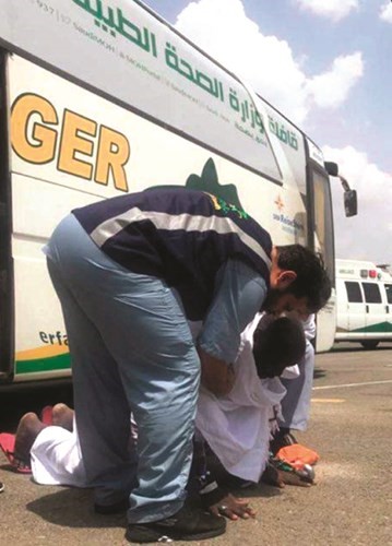 عندما يتسامى البشر في أقدس بقاع الأرض