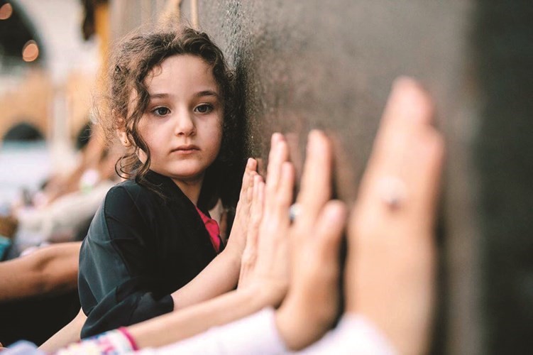 عندما يتسامى البشر في أقدس بقاع الأرض
