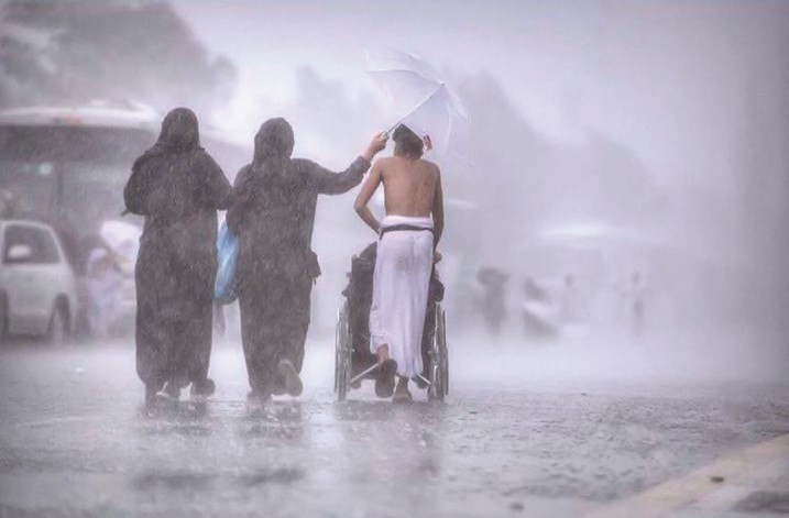 عندما يتسامى البشر في أقدس بقاع الأرض