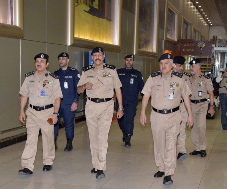 النواف يوجّه بعدم ملاحقة المركبات من قبل الدوريات الأمنية