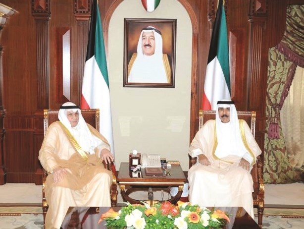سمو ولي العهد خلال استقباله الشيخ خالد الجراح﻿