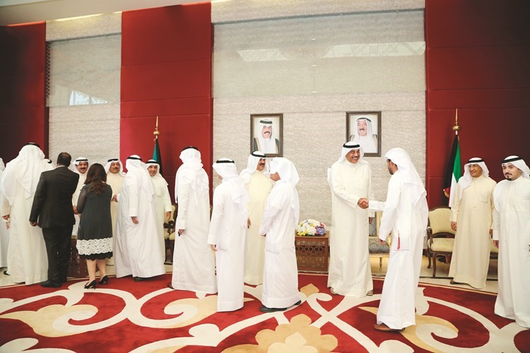 الشيخ صباح الخالد وخالد الجارالله في استقبال المهنئين بعيد الاضحى﻿