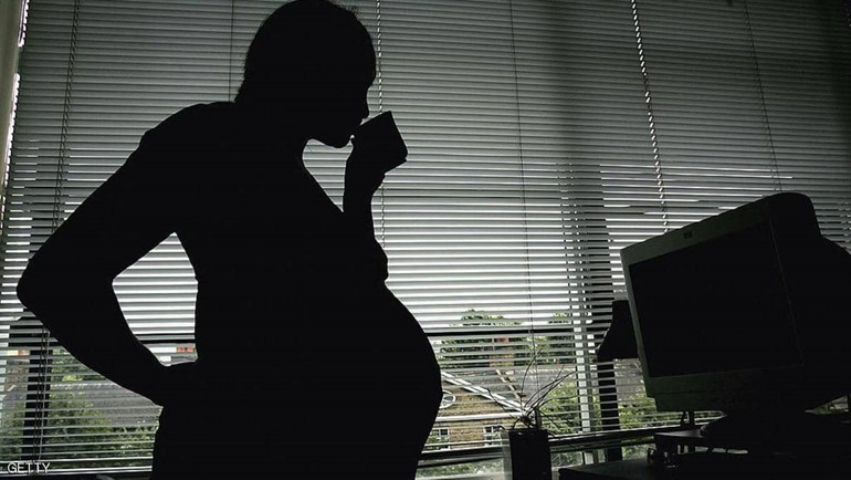عملية احتيال ماكرة..يلفقان الحمل والولادة والوفاة لجمع المال