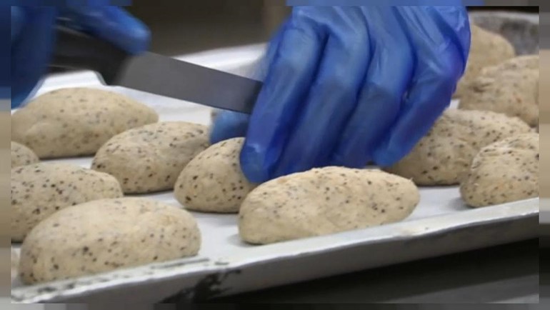 بالفيديو.. مكونات أصلية من الحبوب الأسترالية تزيد الخبز فوائد صحية متعددة