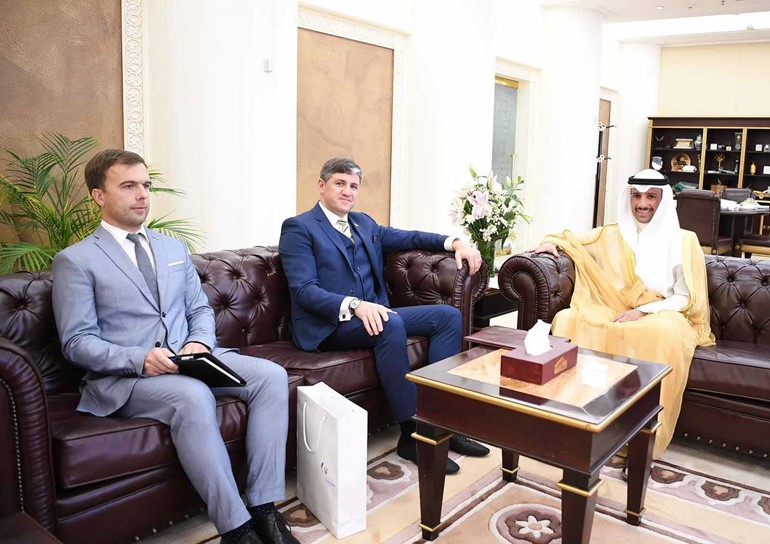 الغانم استقبل السفير الأوكراني