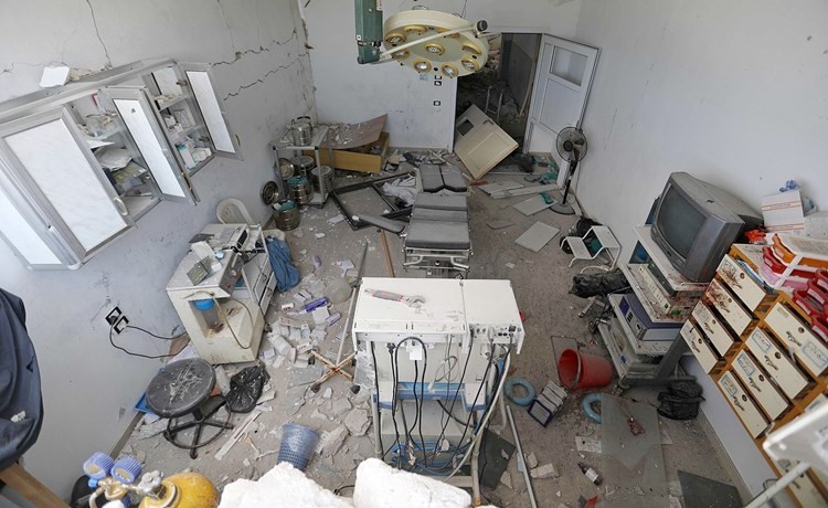 ﻿الدمار الذي لحق بمستشفى الرحمة جراء غارة روسية على قرية تلمنس بريف ادلب	(ا.ف.پ)﻿