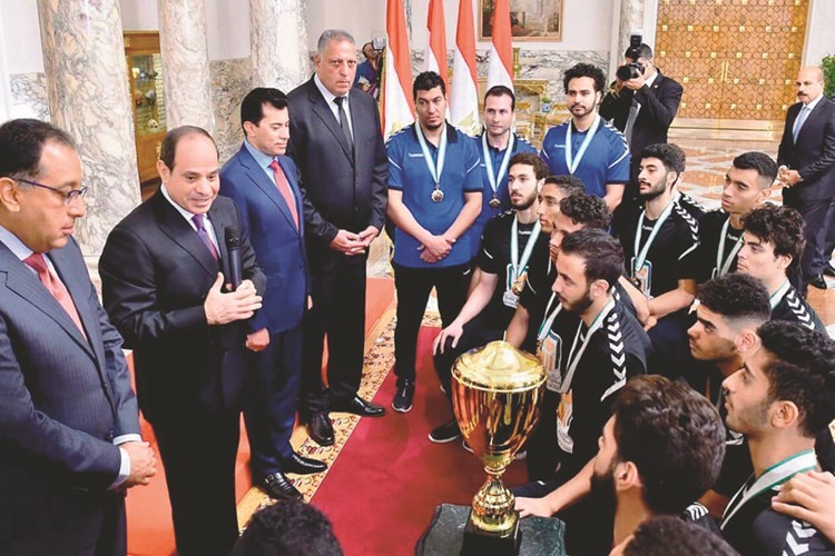 «الفيفا» يعتمد الجنايني رئيساً للجنة المؤقتة لإدارة اتحاد الكرة المصري