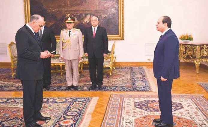 الرئيس عبدالفتاح السيسي يشهد أداء حلف اليمين لرئيس هيئة قضايا الدولة الجديد أمس﻿