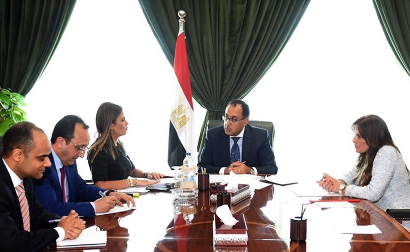 رئيس مجلس الوزراء د.مصطفى مدبولي خلال مناقشته استعدادات تنظيم مؤتمر أفريقيا 2019 أمس الأول﻿
