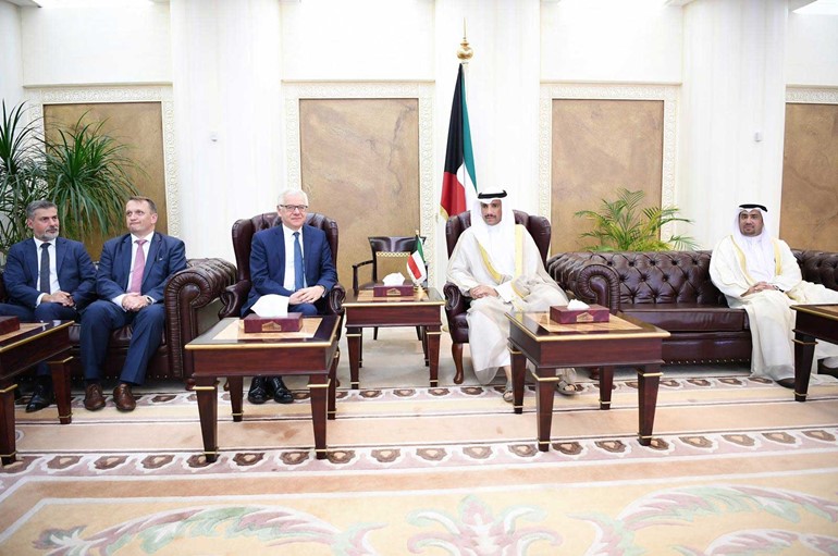 الغانم بحث مع وزير خارجية بولندا سبل تعزيز العلاقات الثنائية