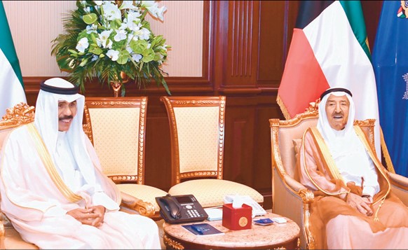 صاحب السمو الأمير الشيخ صباح الأحمد لدى استقباله سمو ولي العهد الشيخ نواف الأحمد 
