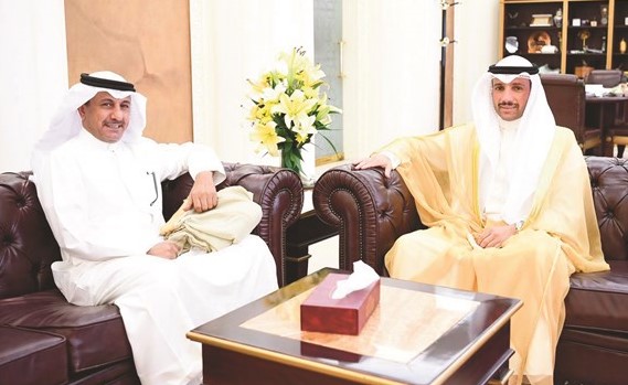 رئيس مجلس الأمة مرزوق الغانم خلال استقباله السفير فيصل المطيري﻿