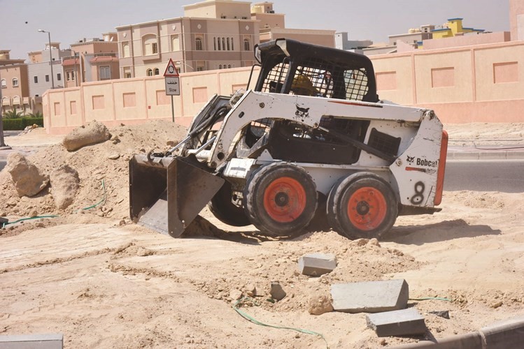تسوية الأرض وتجهيزها لأعمال التبليط﻿