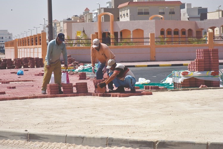 من أعمال تبليط الأرصفة﻿
