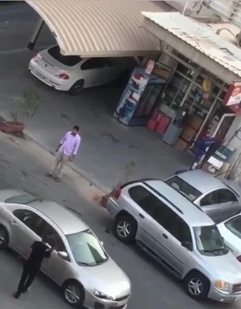 اقتحم شقة مواطنة ووافدة وطعن اسيوي واحتجز للعلاج في مستشفى مبارك .. ضبط مصري غير طبيعي في حولي روع المارة في حولي بسيف