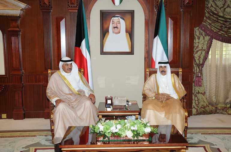   سمو ولي العهد الشيخ نواف الأحمد مستقبلا نائب رئيس الوزراء ووزير الخارجية الشيخ صباح الخالد