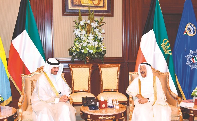صاحب السمو الأمير الشيخ صباح الأحمد مستقبلا مرزوق الغانم﻿