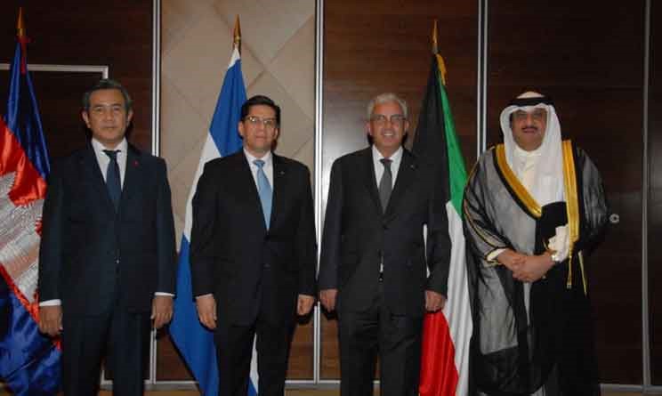 عمادة السلك الدبلوماسي ودعت سفيري هندوراس وكامبوديا