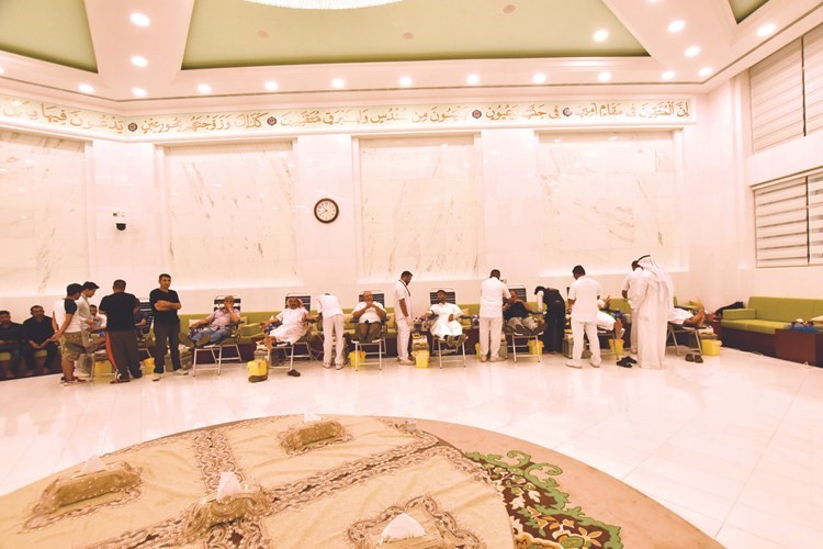 جمع كبير من المتبرعين حرصوا على الحضور﻿