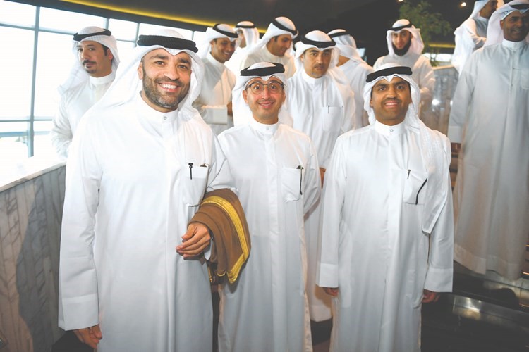 المستشارون محمد الدعيج ومبارك الرفاعي ورجيب الرجيب﻿