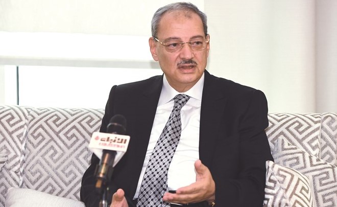 النائب العام المستشار نبيل صادق متحدثاً للأنباء