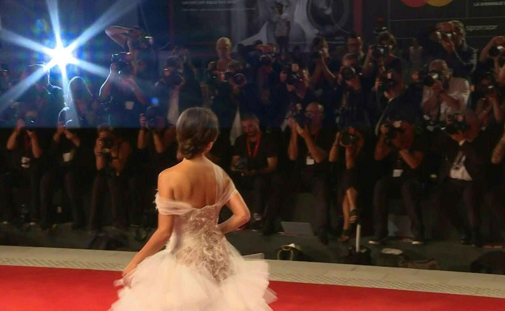 بينيلوبي كروز في مهرجان البندقية لحضور عرض فيلم "واسب نتوورك"