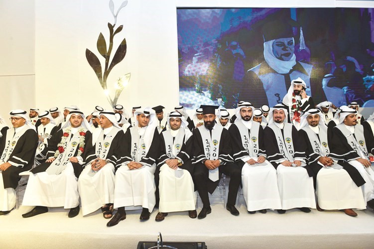 عدد من الخريجين﻿