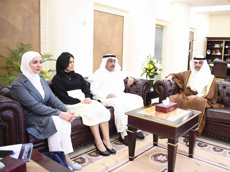 الغانم استقبل رئيس وأعضاء لجنة شؤون المهنة بجمعية الصحفيين الكويتية