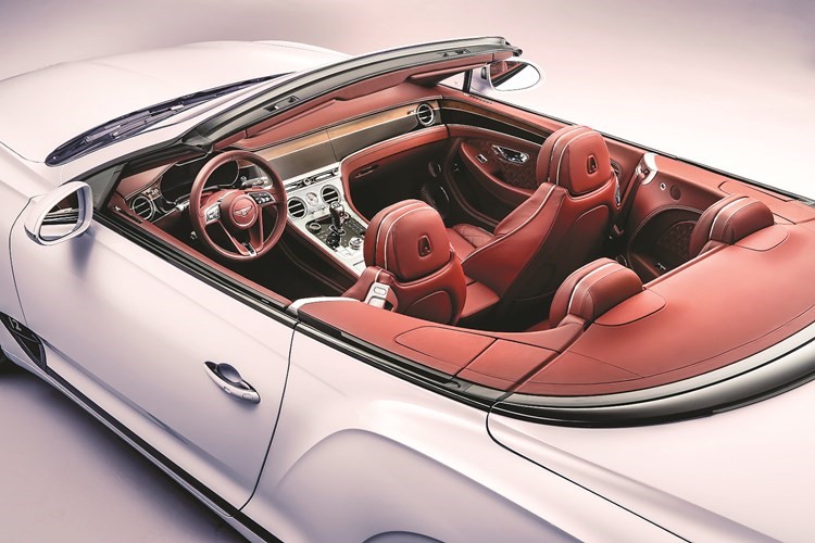 «الزياني» تكشف النقاب عن «Continental GT Convertible» الجديدة