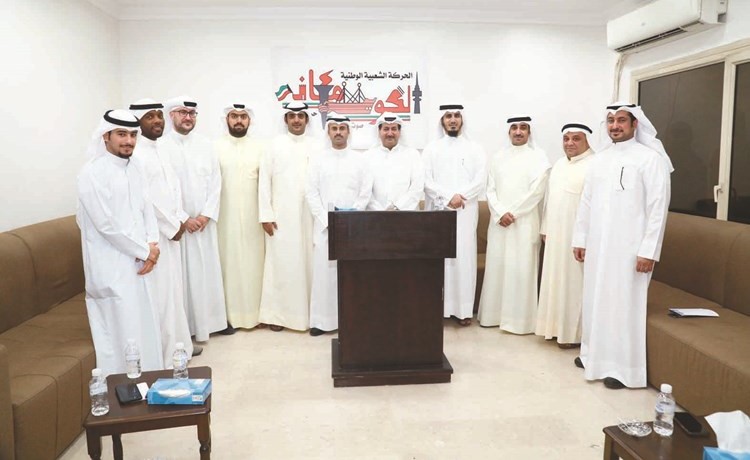 سعود الحجيلان وبدر الداهوم وأسامة الطاحوس وعلي العوض والمشاركون في ندوة الفساد بين السلطتين	(زين علام)﻿
