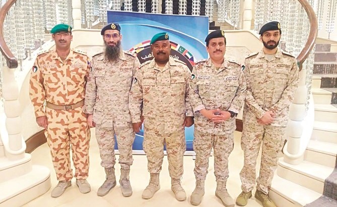 ممثلو الجيش الكويتي المشاركون في ندوة كبار القادة بالأردن على هامش تمرين الأسد المتأهب﻿