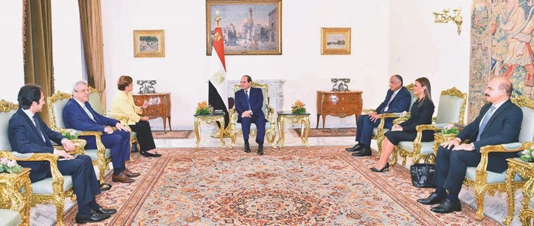الرئيس عبدالفتاح السيسي مستقبلا المرشحة لمنصب مدير عام صندوق النقد الدولي كريستالينا جورجييفا بحضور طارق عامر محافظ البنك المركزي وسحر نصر وزيرة الاستثمار والتعاون الدولي﻿