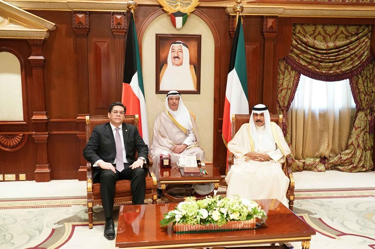 سمو نائب الأمير وولي العهد استقبل الغانم والمبارك وسفراء سريلانكا وهندوراس وكمبوديا  ووزراء