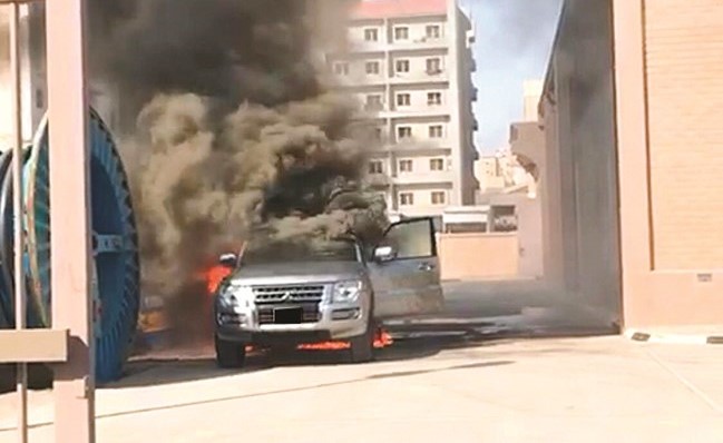 المركبة بعد اشتعال النيران بها﻿
