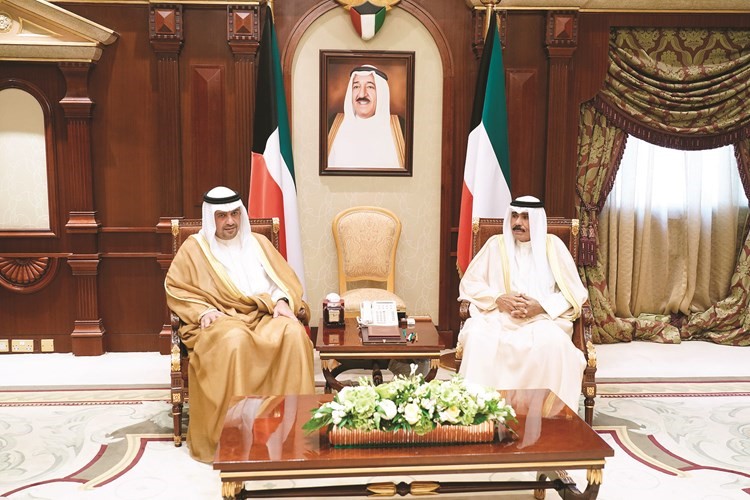سمو نائب الأمير وولي العهد الشيخ نواف الأحمد مستقبلا أنس الصالح﻿
