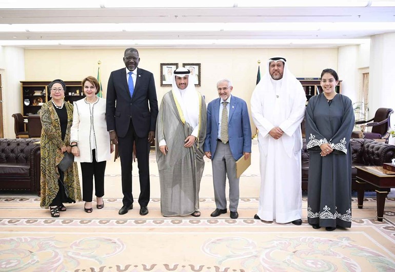 الغانم استقبل أمين عام الاتحاد الدولي لجمعيات الصليب الأحمر